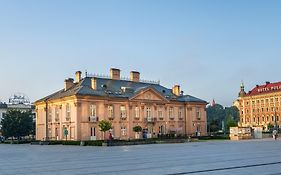 Central Palace - Loftaffair Collection